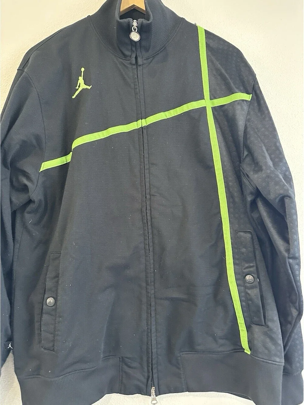 Air Jordan Men's Full Zip Track Jacket Size MEDIUM Neon Green Piping Jumpman